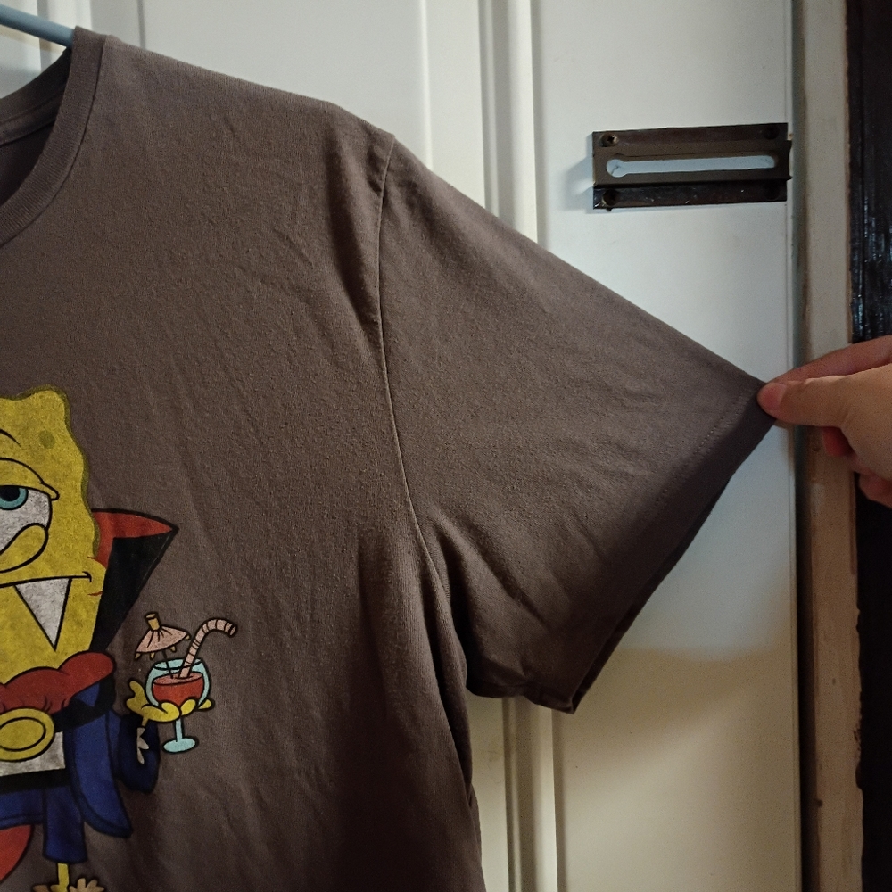 2/$10 SpongeBob SquarePants Vampire Dark Grey Graphic Tee Size Large - Picture 3 of 6